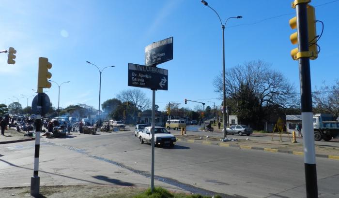 Nuevos semáforos en Gral. Flores y Bv. Aparicio Saravia