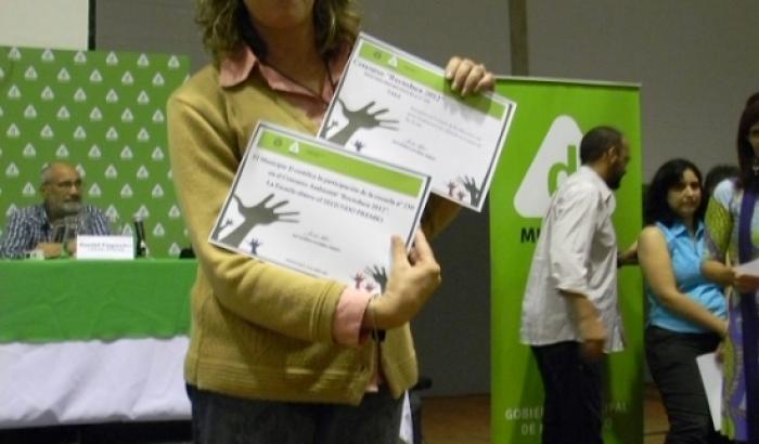 Participantes reciben los diplomas (2)
