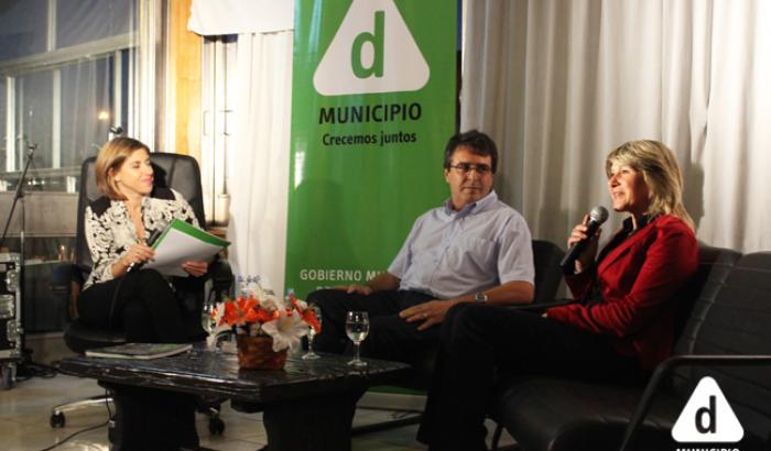 El Alcalde Álvaro Pedraja y la ex Alcaldesa Sandra Nedov junto a Natalia Nogués