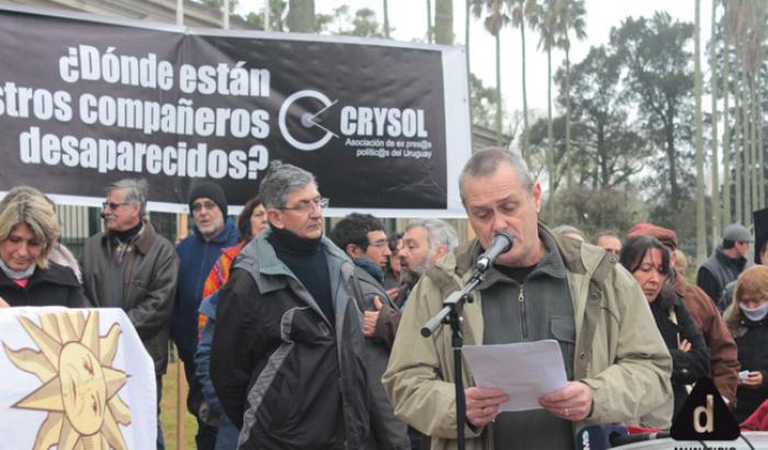 Representando a ex presos políticos, Fernando Funcasa toma la palabra